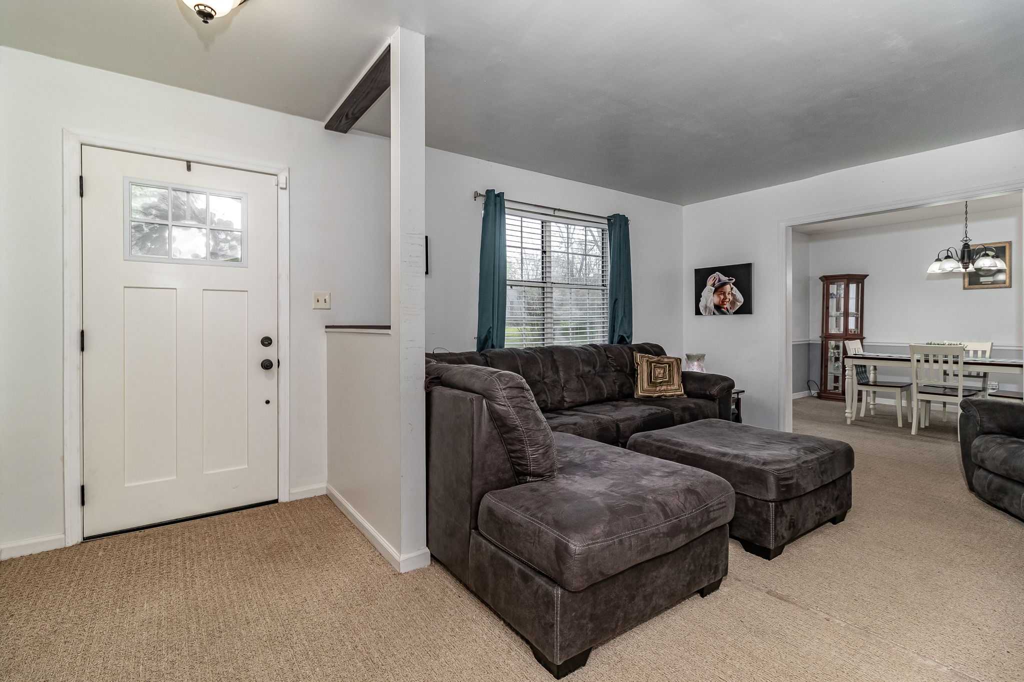 Entryway/Living Room