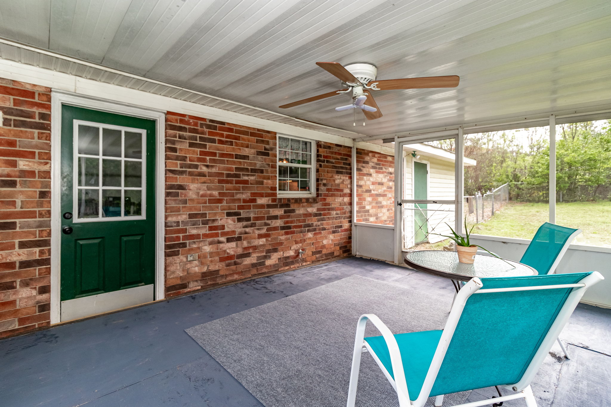 Screened-in Porch