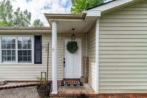 Front Porch/Entrance