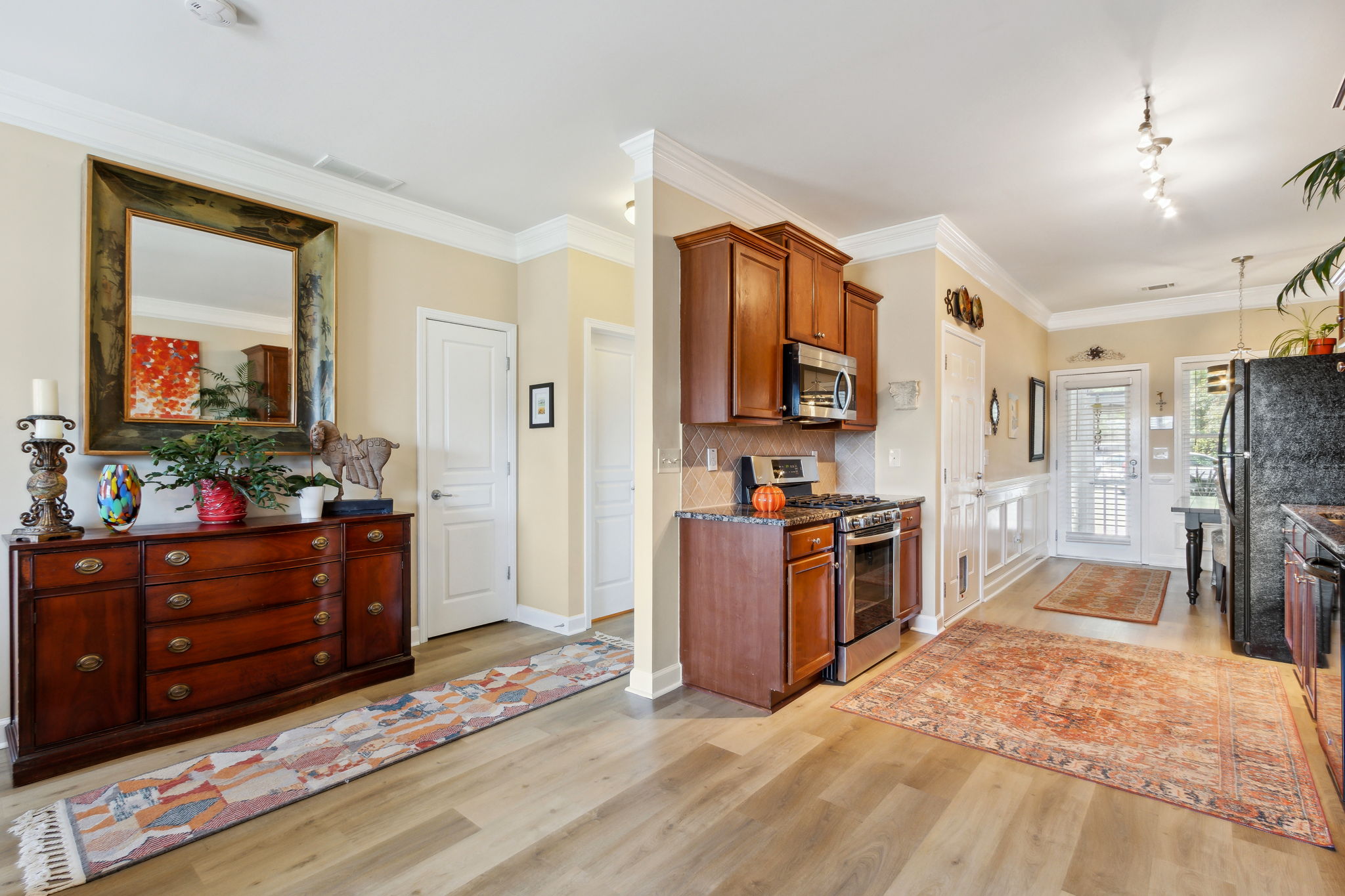 Living Room / Kitchen