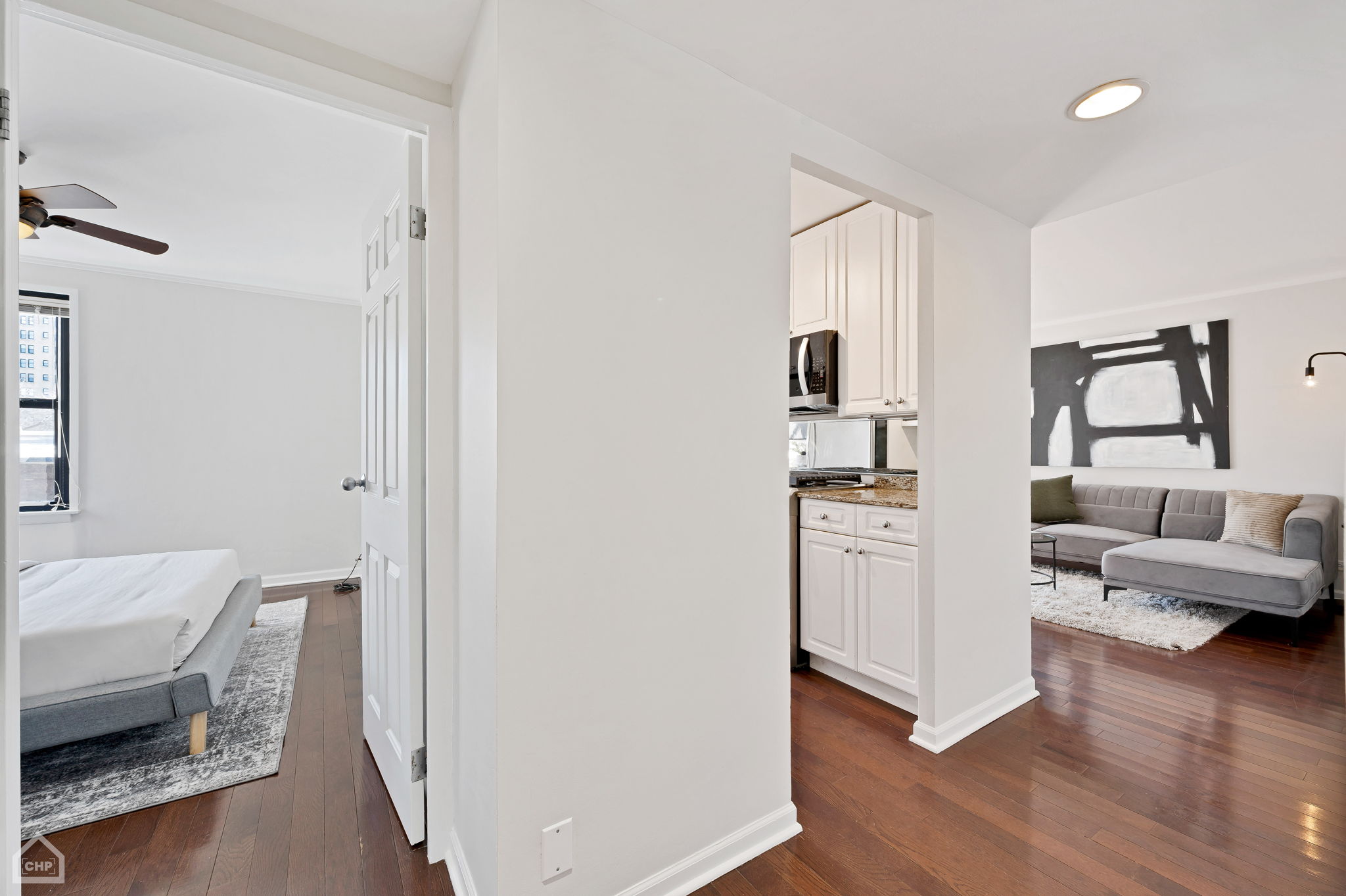 525 W Aldine Ave 403_013