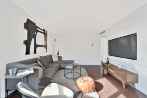525 W Aldine Ave 403_002