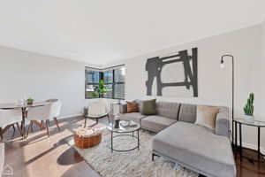 525 W Aldine Ave 403_004