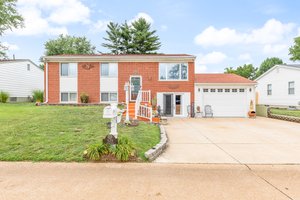 002 - 525 Wren Dr, Arnold, MO.jpg