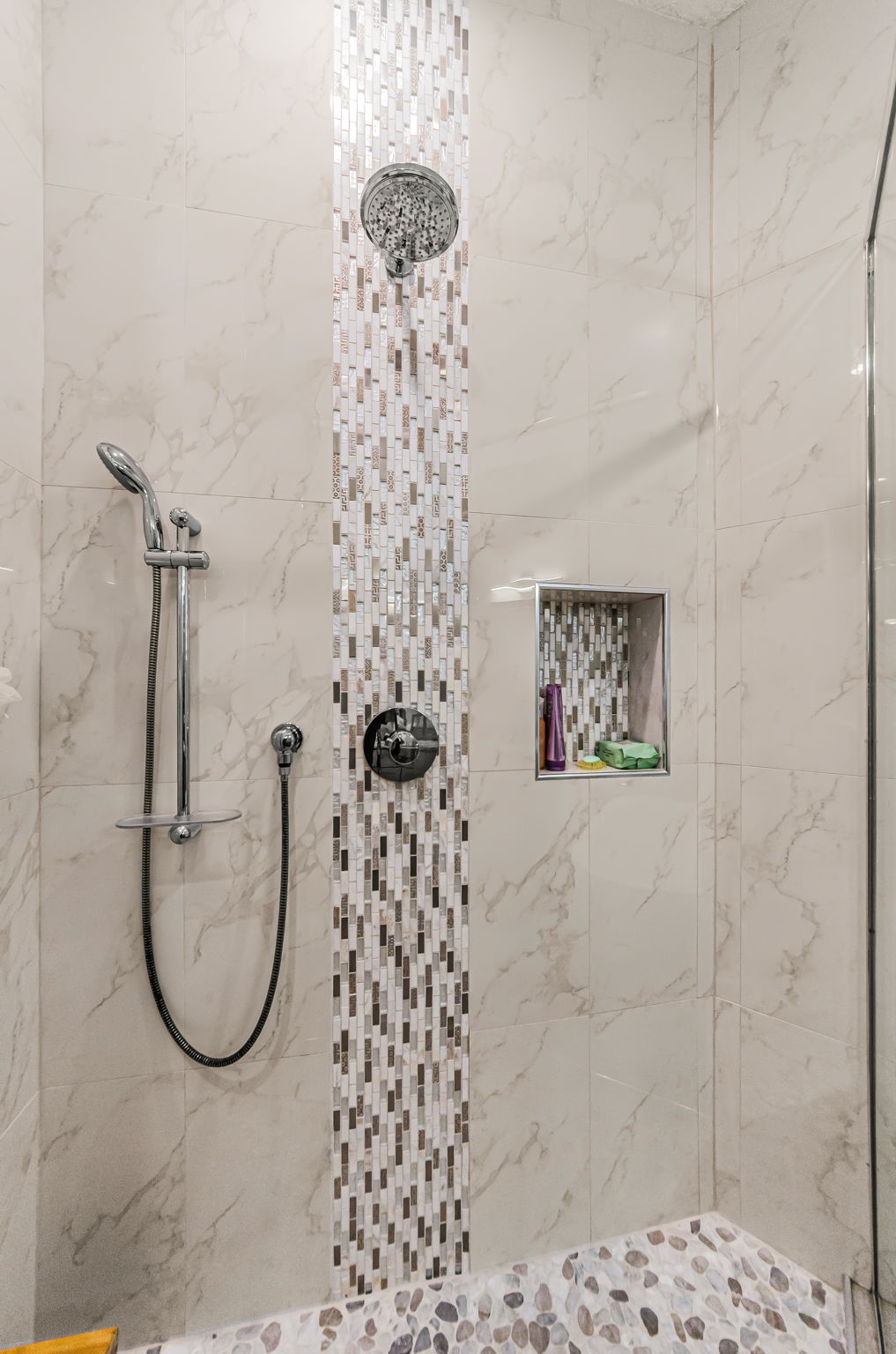 Primary Bathroom1b
