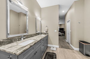 Primary Bathroom1e