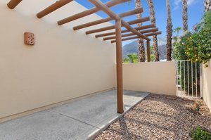 Guest Bedroom (Front) Patio