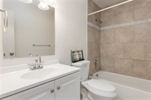 5251 Village Haven, San Antonio, TX 78218, USA Photo 18