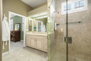 Guest Bathroom 2