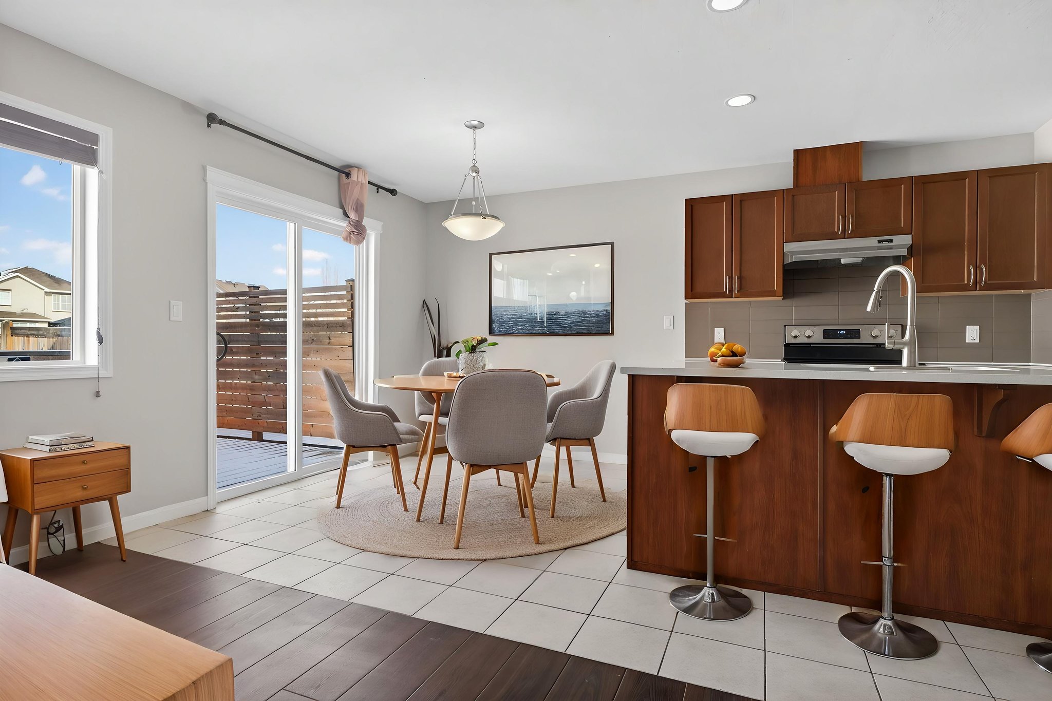 DSC05584 virtually staged.jpeg