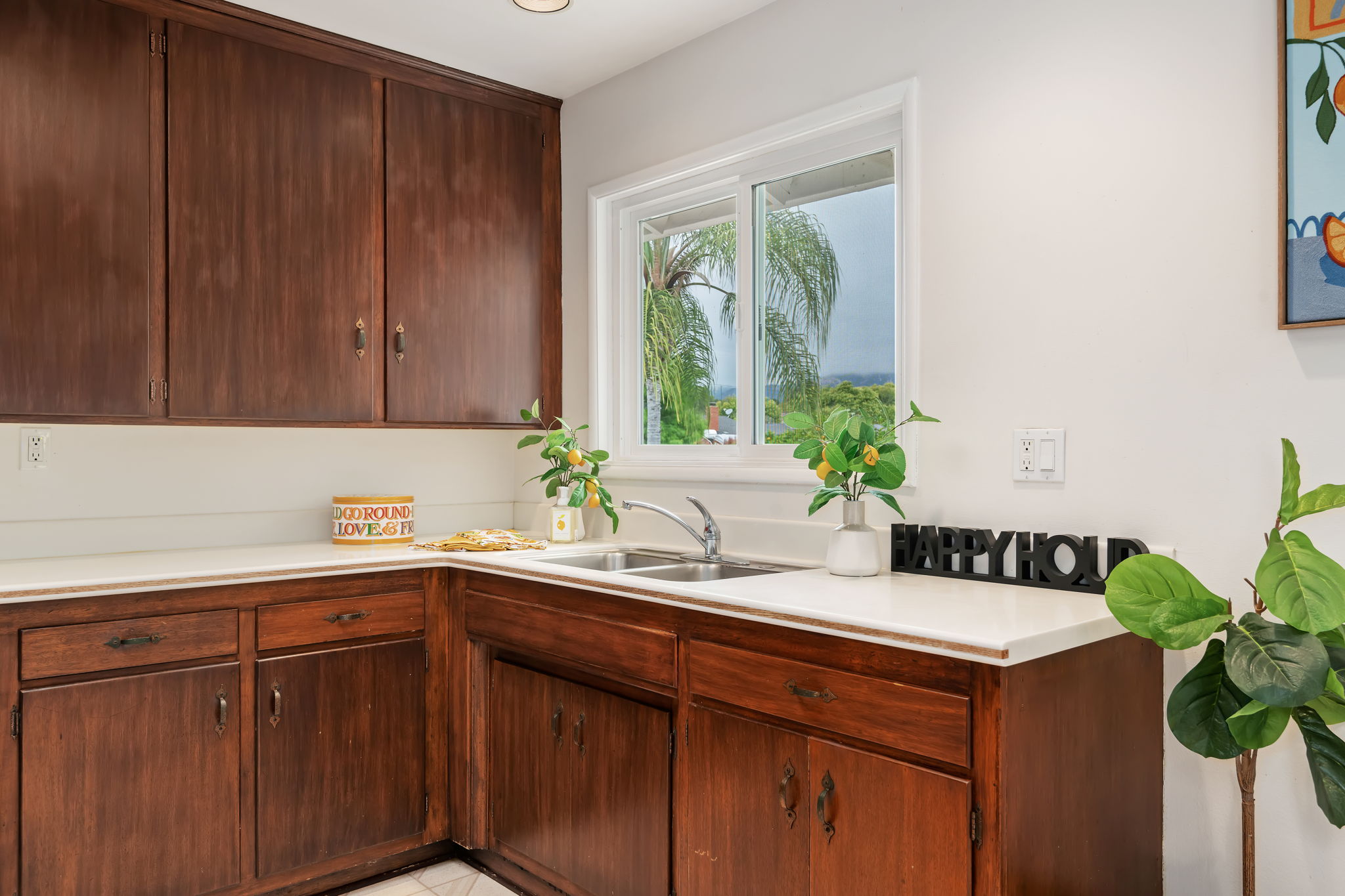 14 - Kitchen