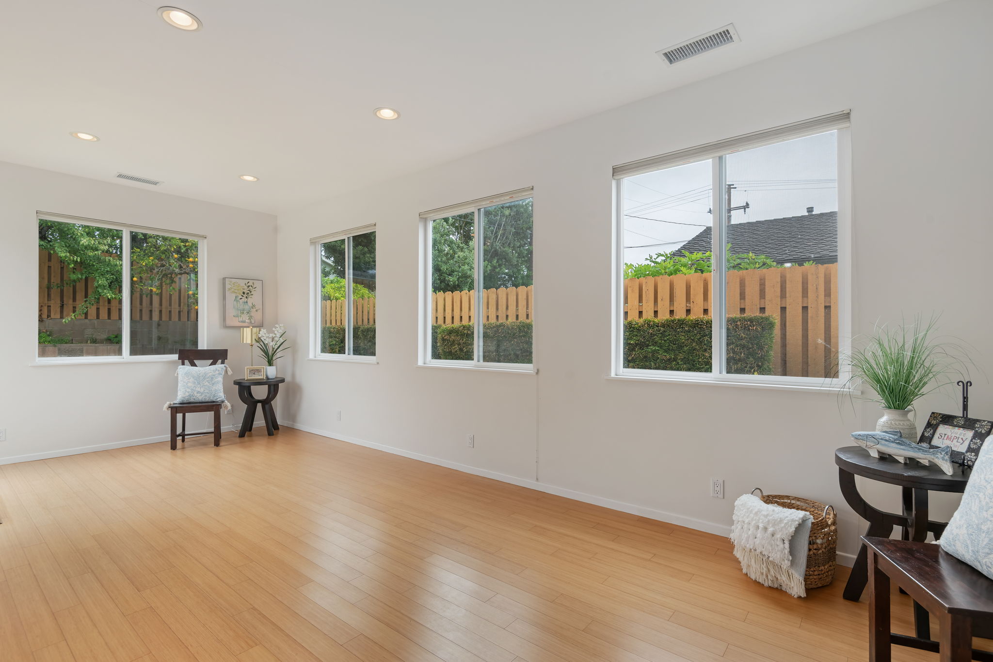 16 - Family Room
