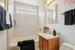 23 - Bathroom 2