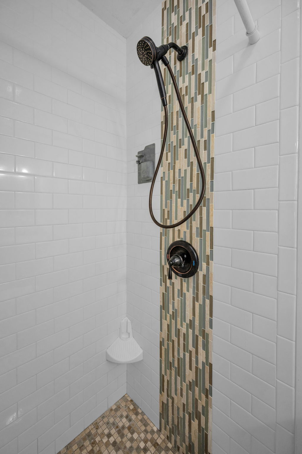 Primary Bathroom1b