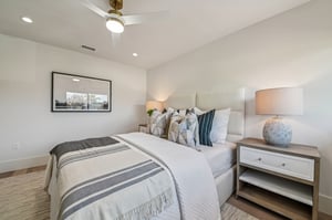 Glenroy Dr-S2011-041.jpg