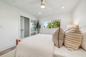 Glenroy Dr-S2011-046.jpg