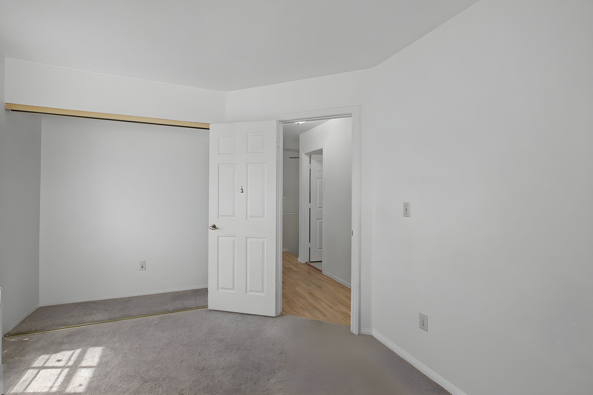 902A1391 furniture removed.jpeg