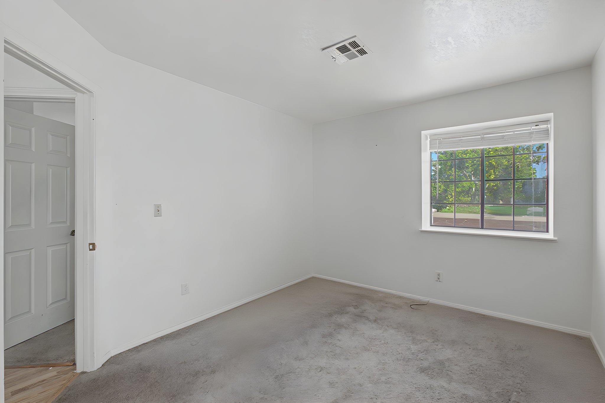 902A1388 furniture removed.jpeg