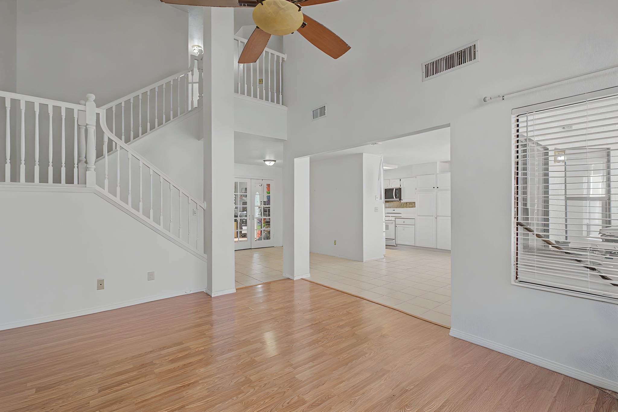 902A1352 furniture removed.jpeg