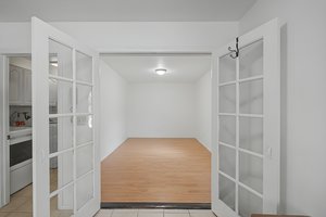 902A1331 furniture removed.jpeg
