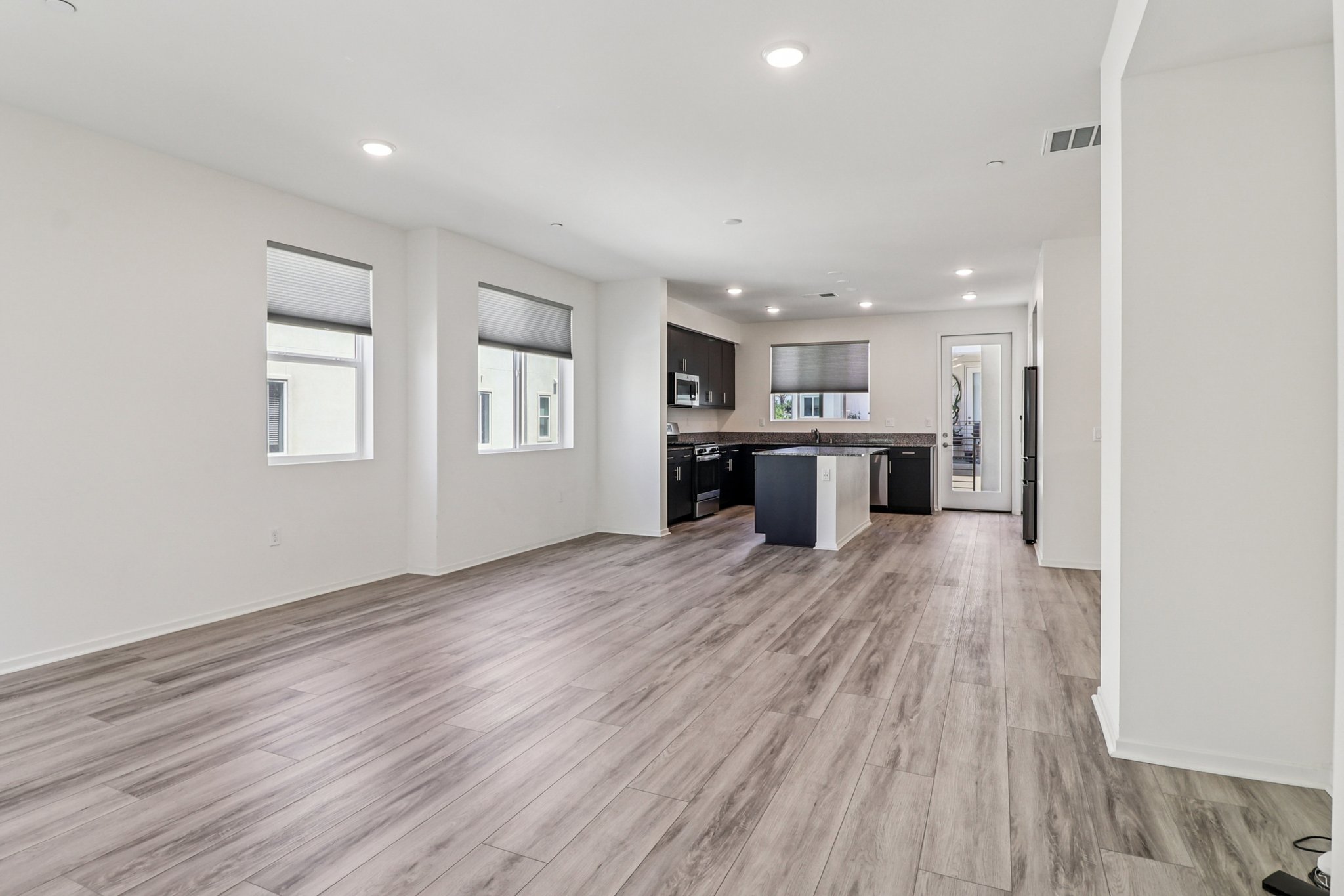 Beachfront Cove 167-S1009-006.jpg