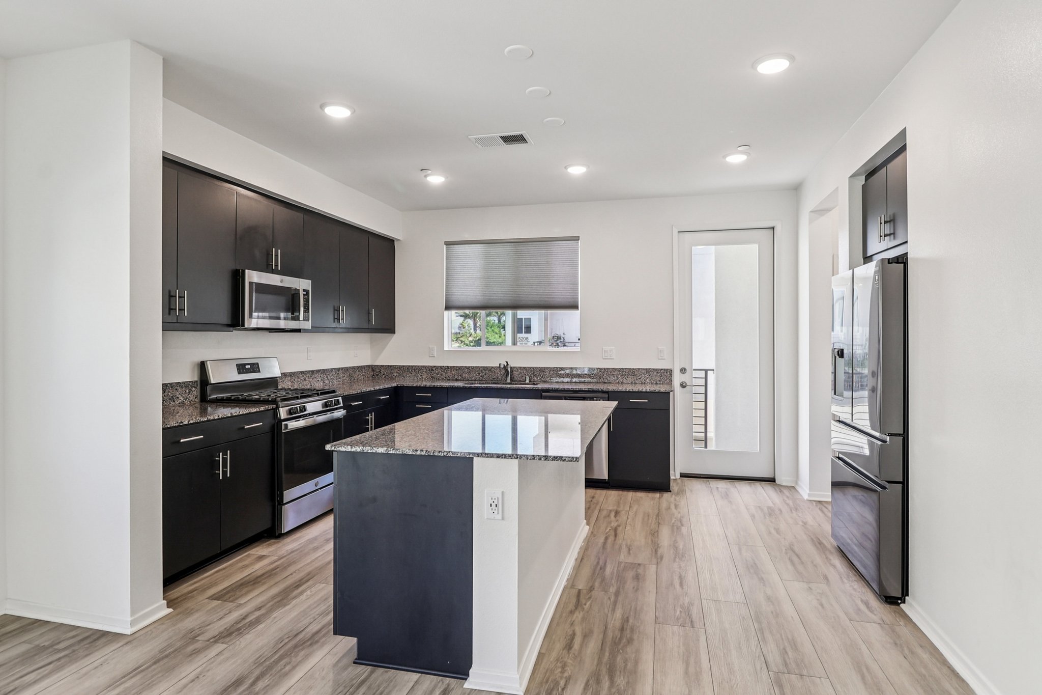 Beachfront Cove 167-S1009-007.jpg