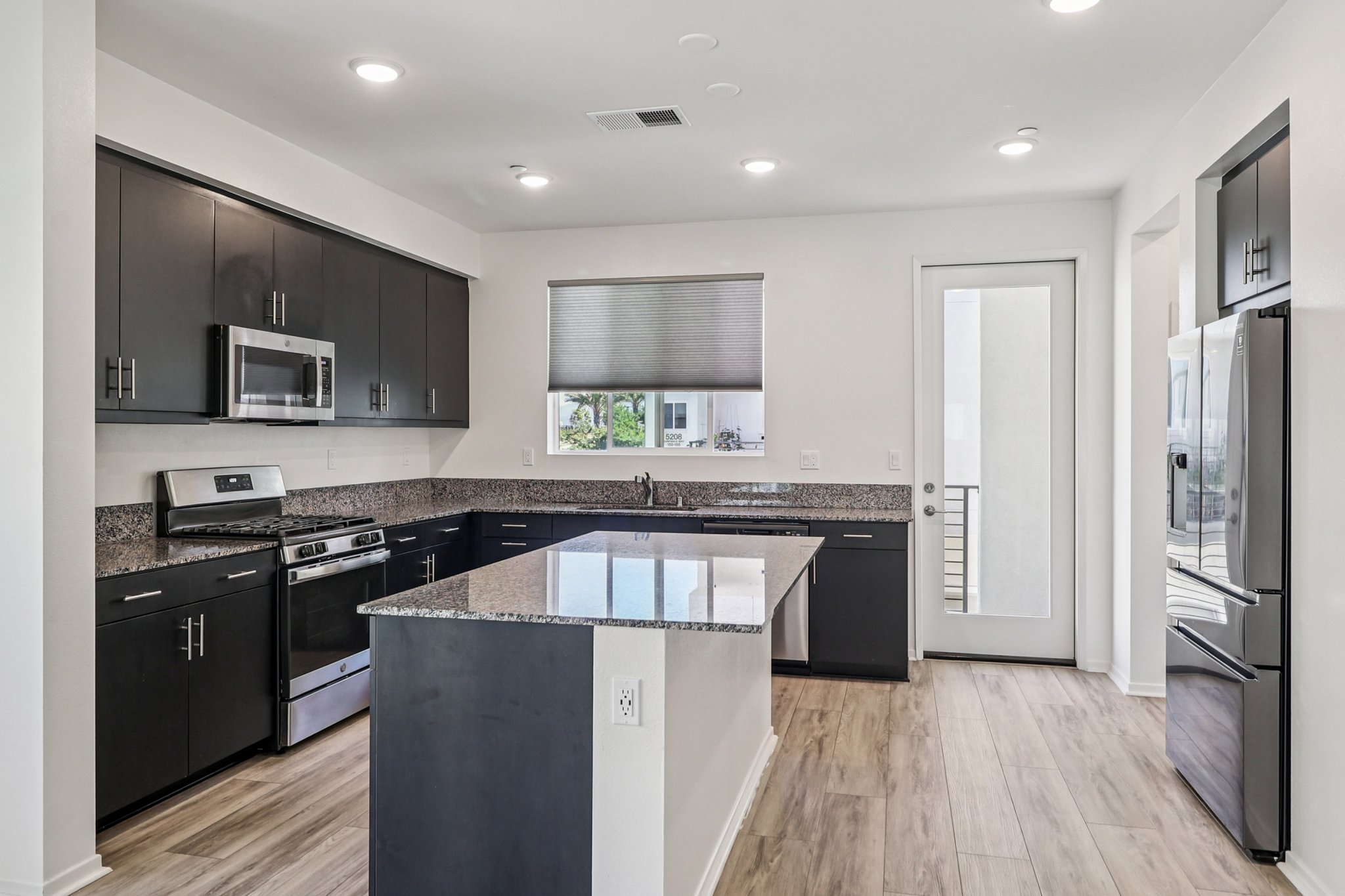 Beachfront Cove 167-S1009-008.jpg
