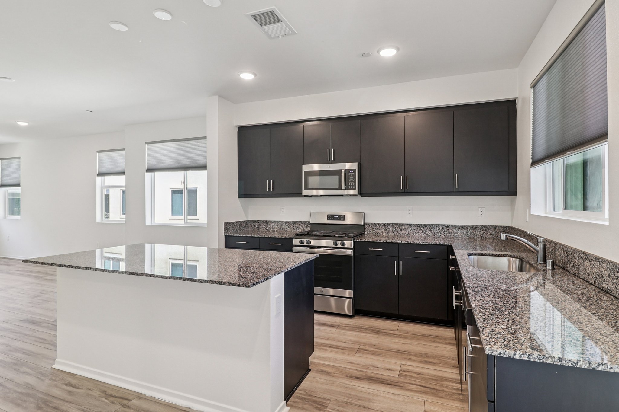 Beachfront Cove 167-S1009-010.jpg
