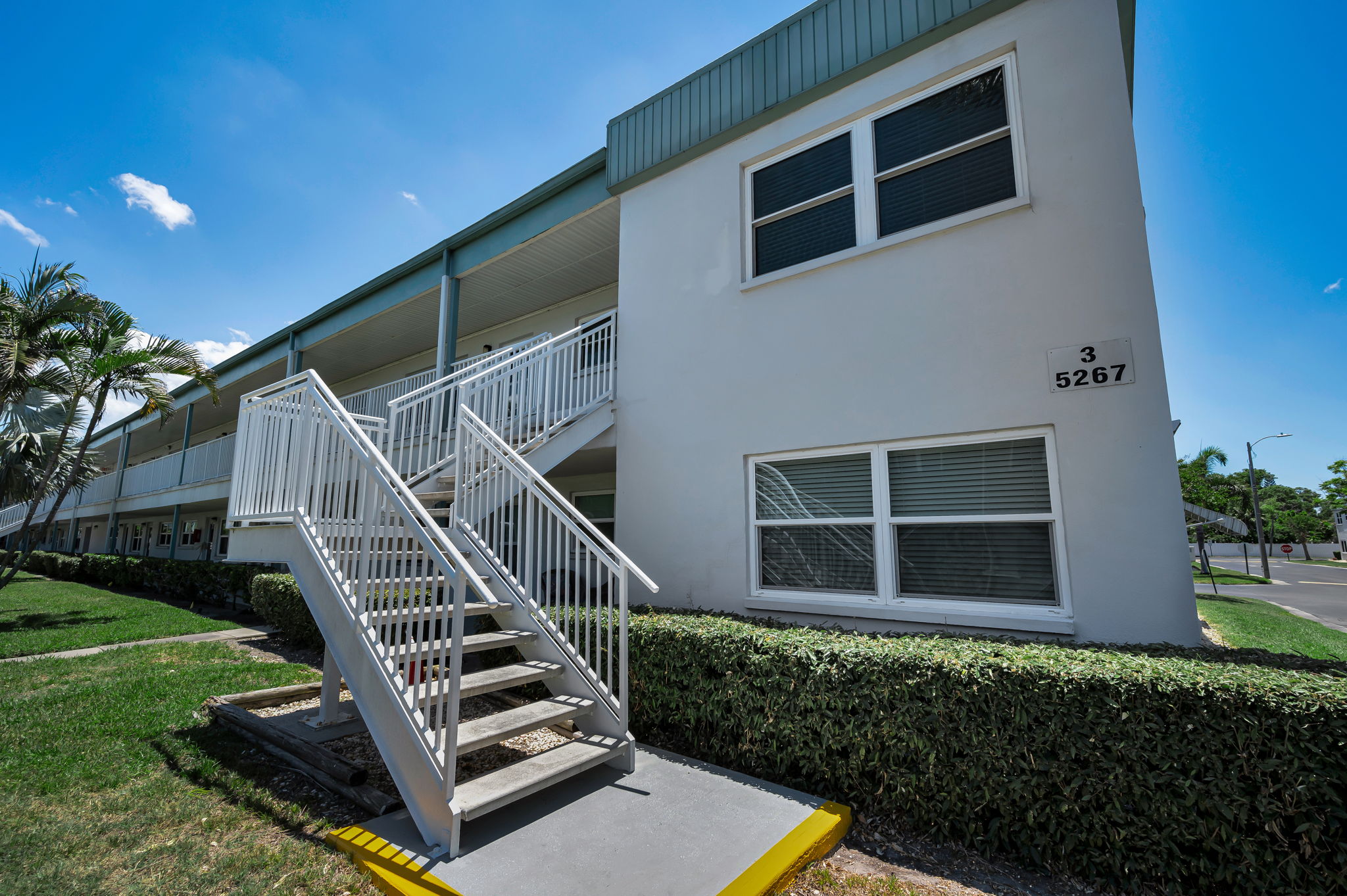 Front Exterior5