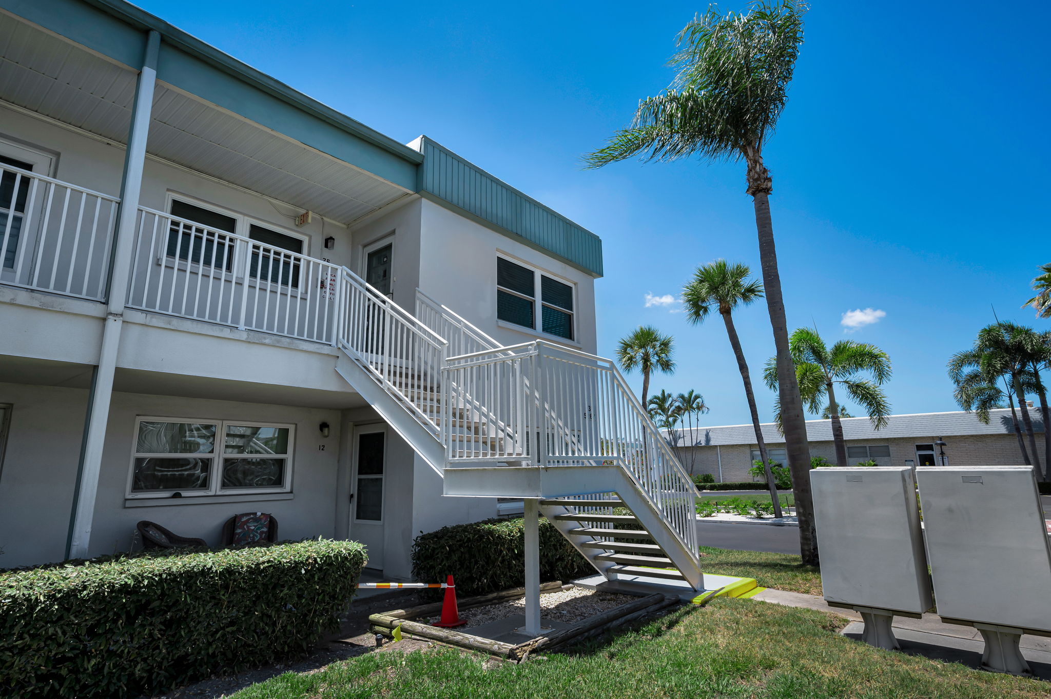 Front Exterior4