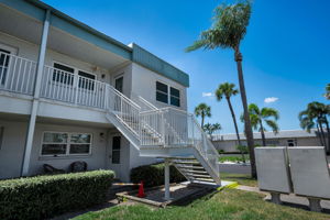 Front Exterior4