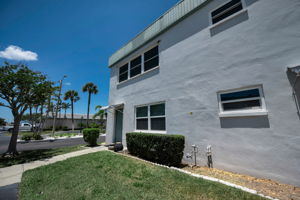 Rear Exterior3
