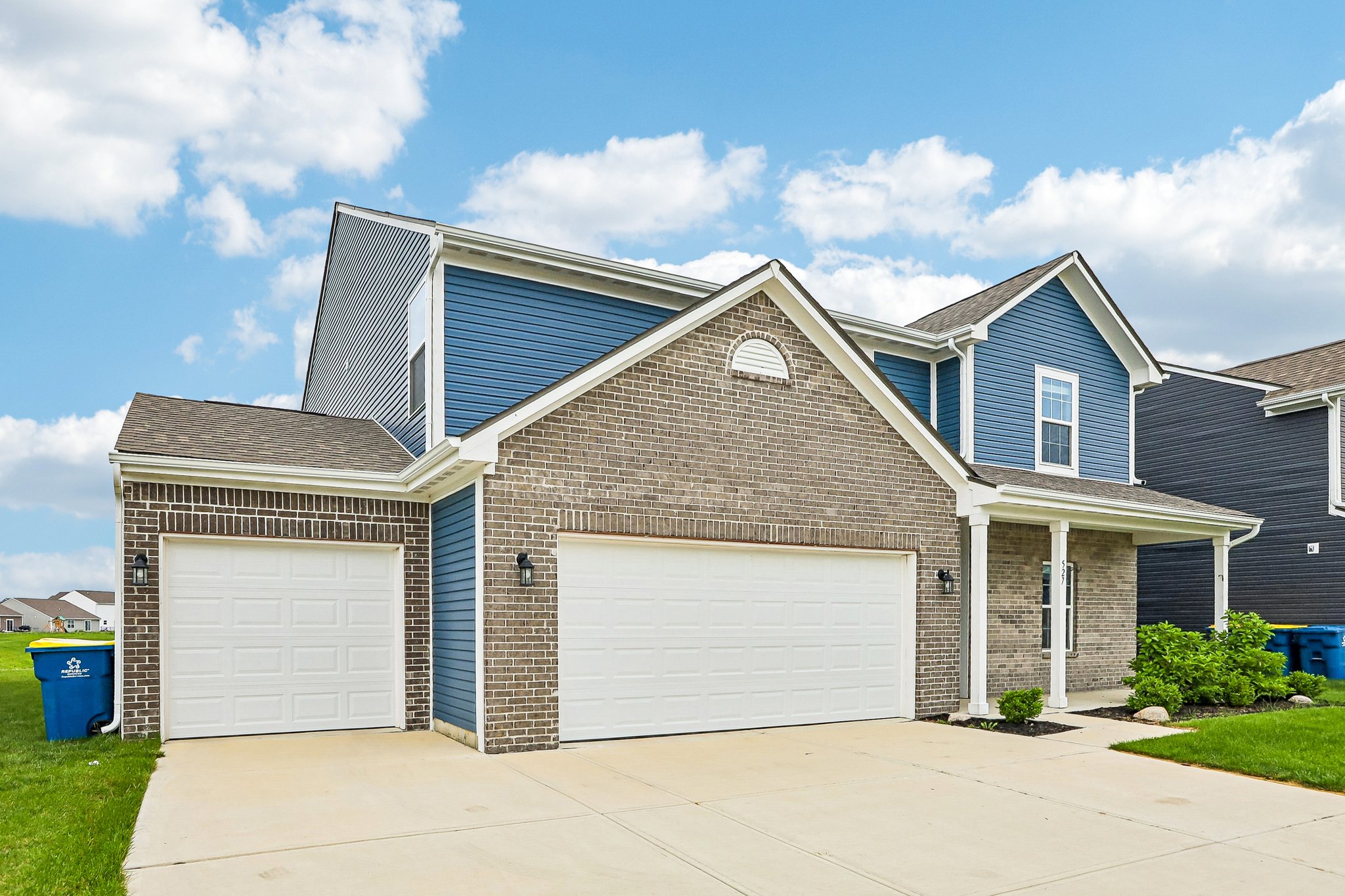 Buckthorn Ln-S0906-002.jpg