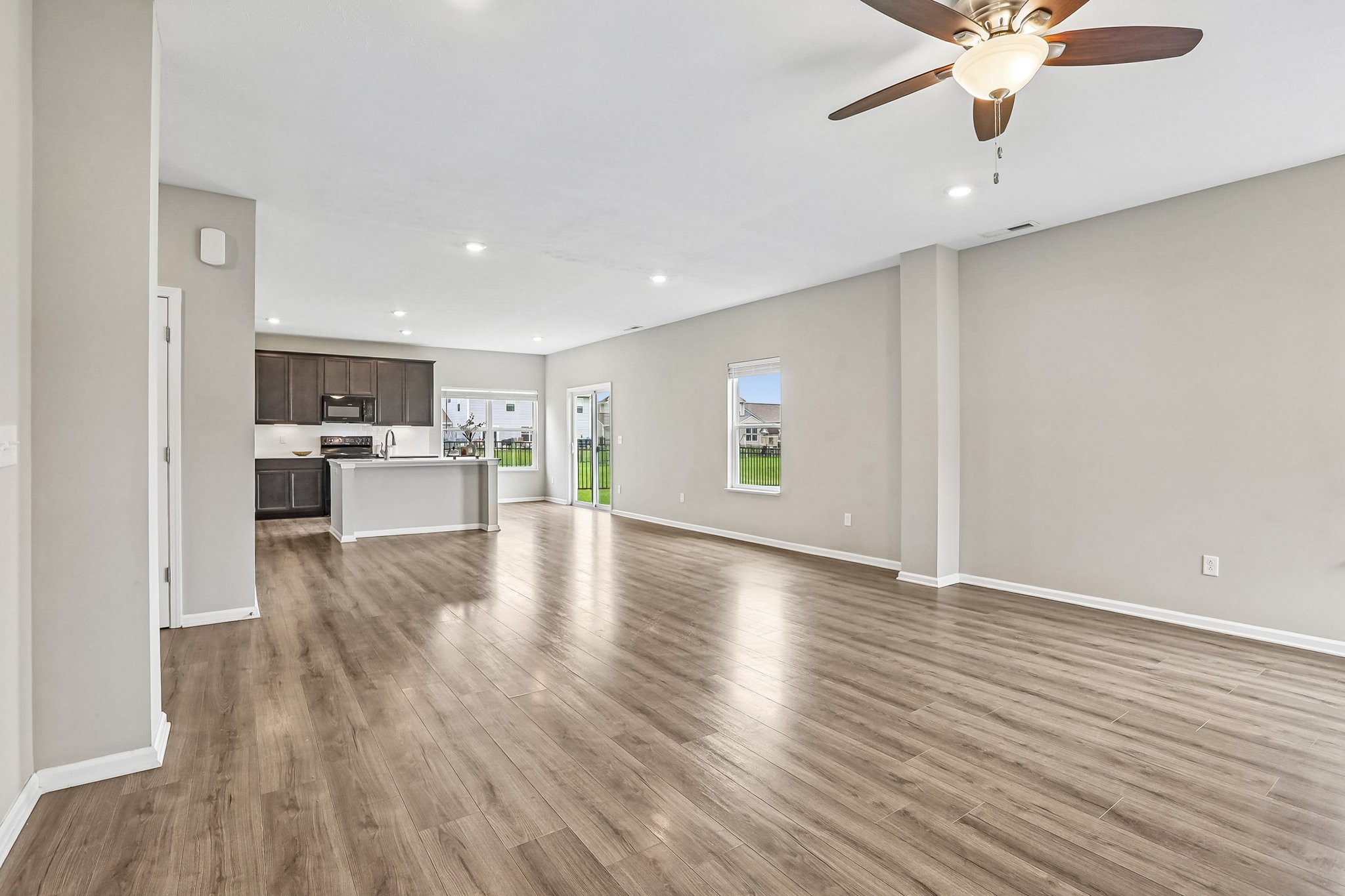Buckthorn Ln-S0906-010.jpg