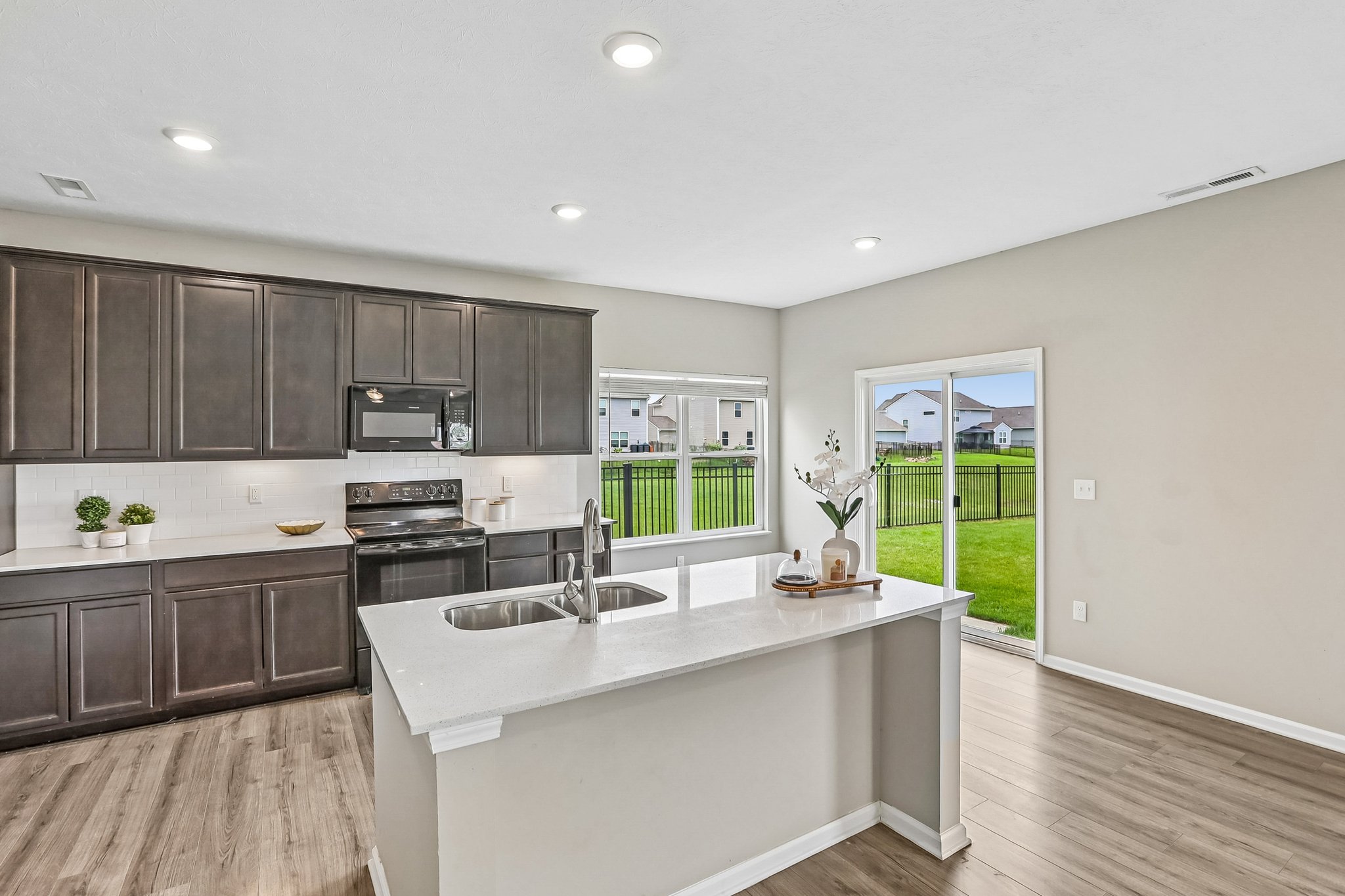 Buckthorn Ln-S0906-011.jpg