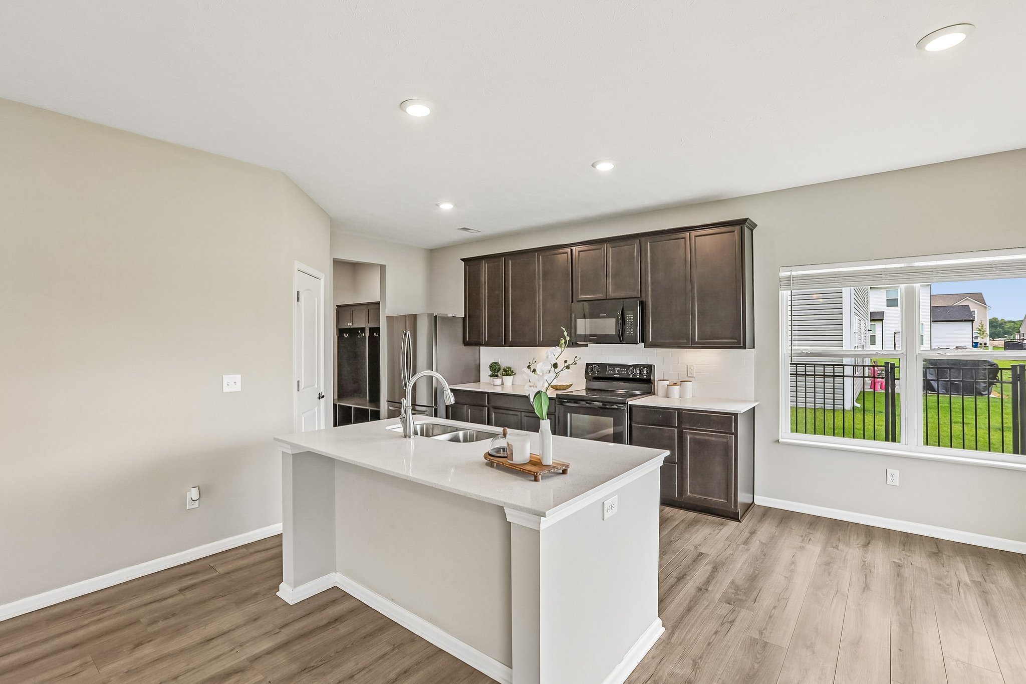 Buckthorn Ln-S0906-012.jpg