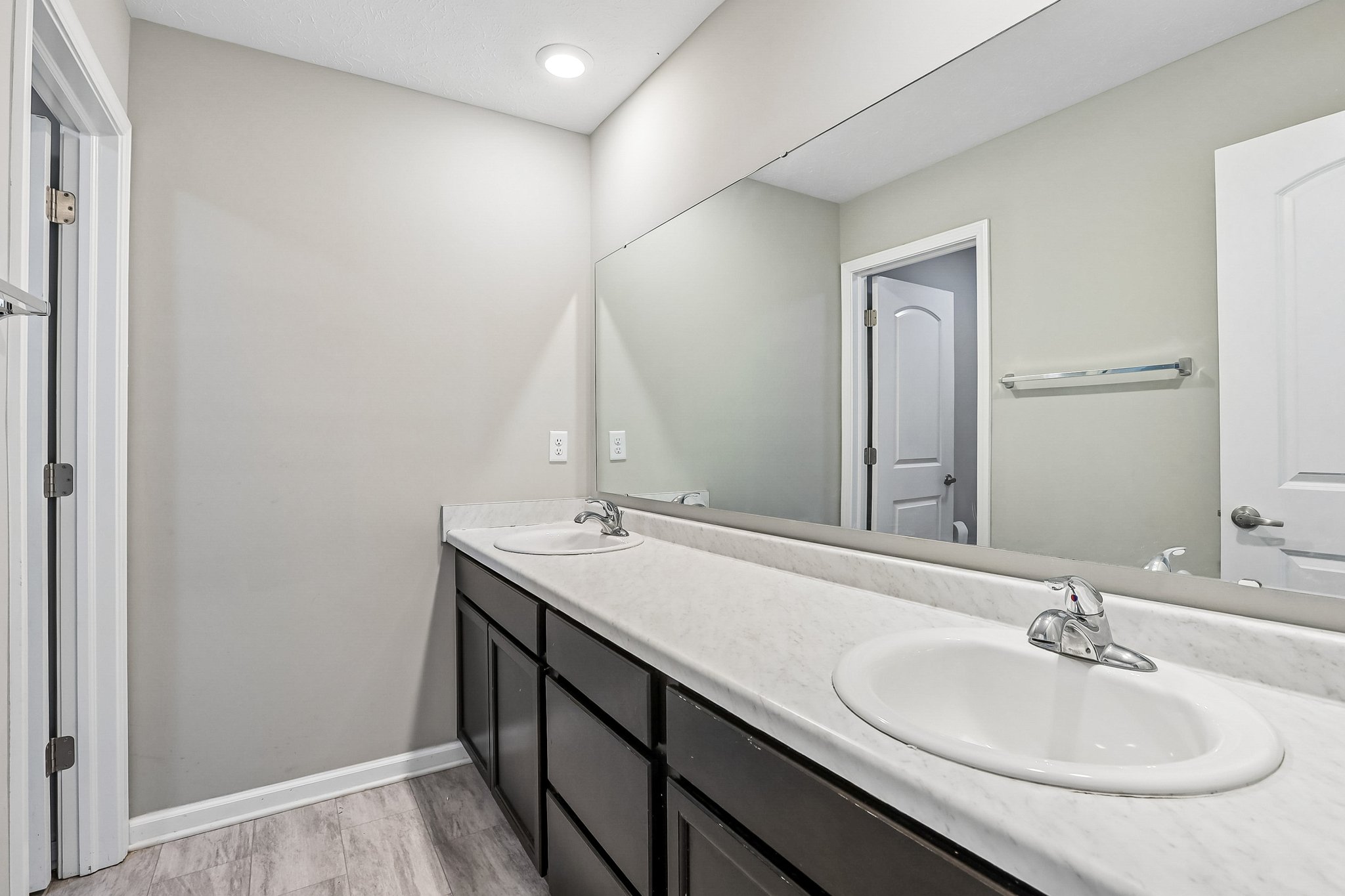 Buckthorn Ln-S0906-025.jpg