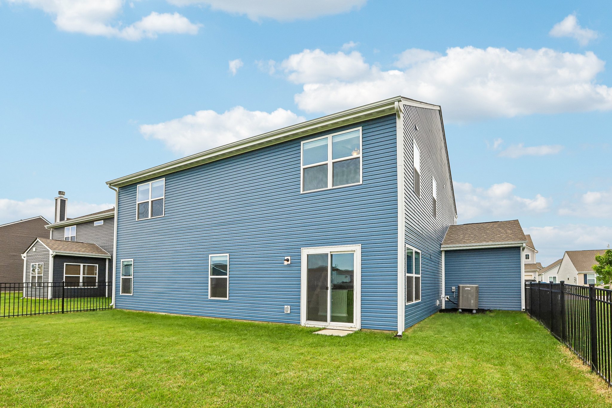 Buckthorn Ln-S0906-058.jpg