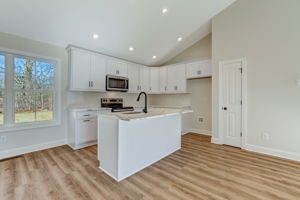 Kitchen/Breakfast Bar