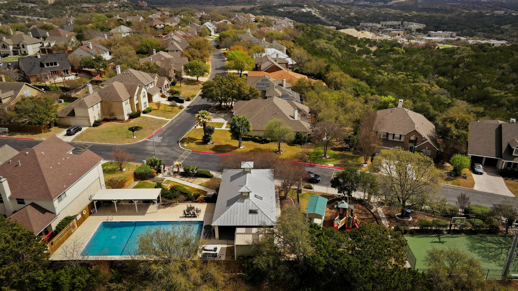 walking distance to amenity center