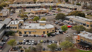 Walking distance to neighborhood restaurants