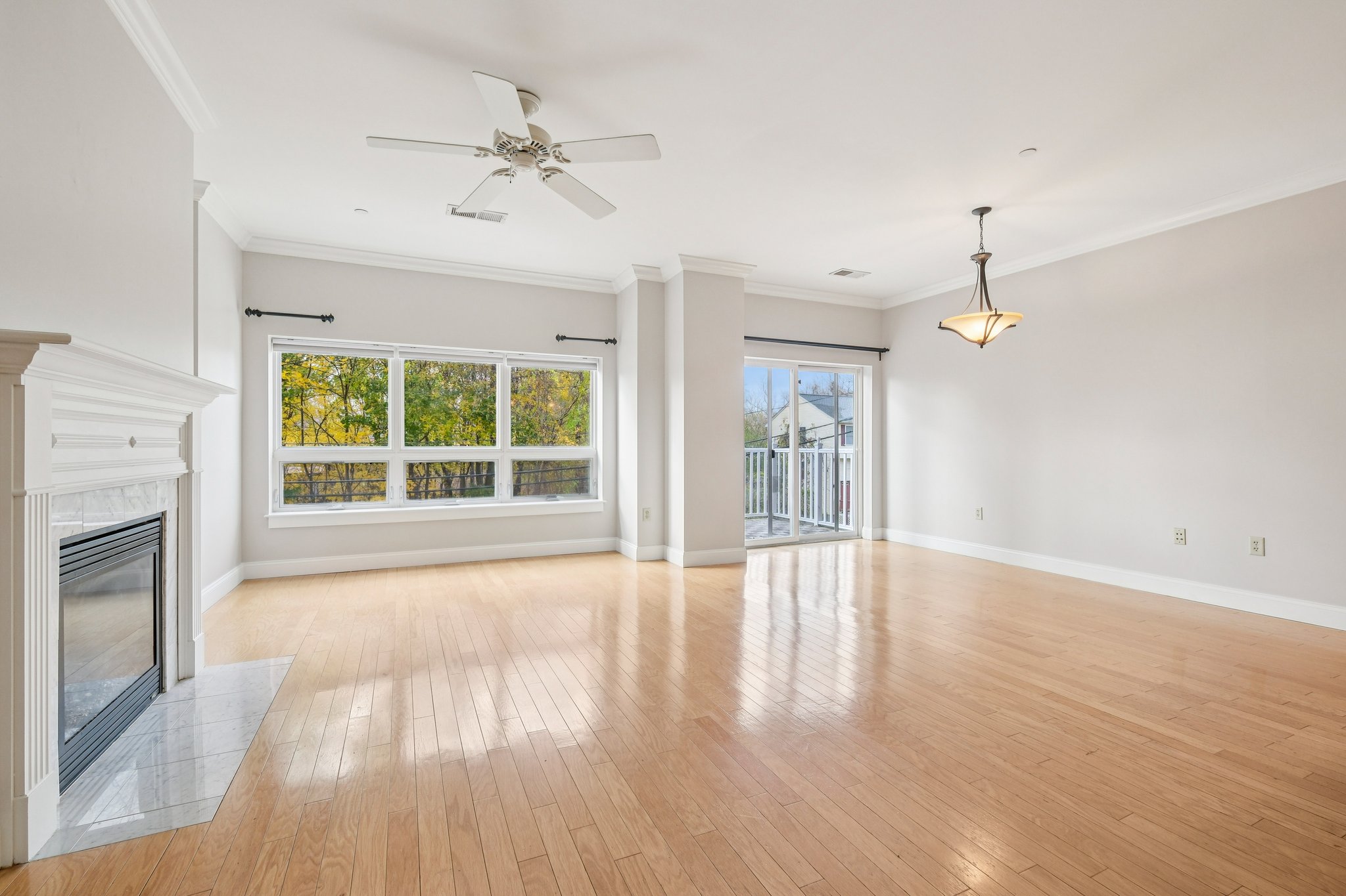 Pawtucket Blvd 207-S1211-007.jpg