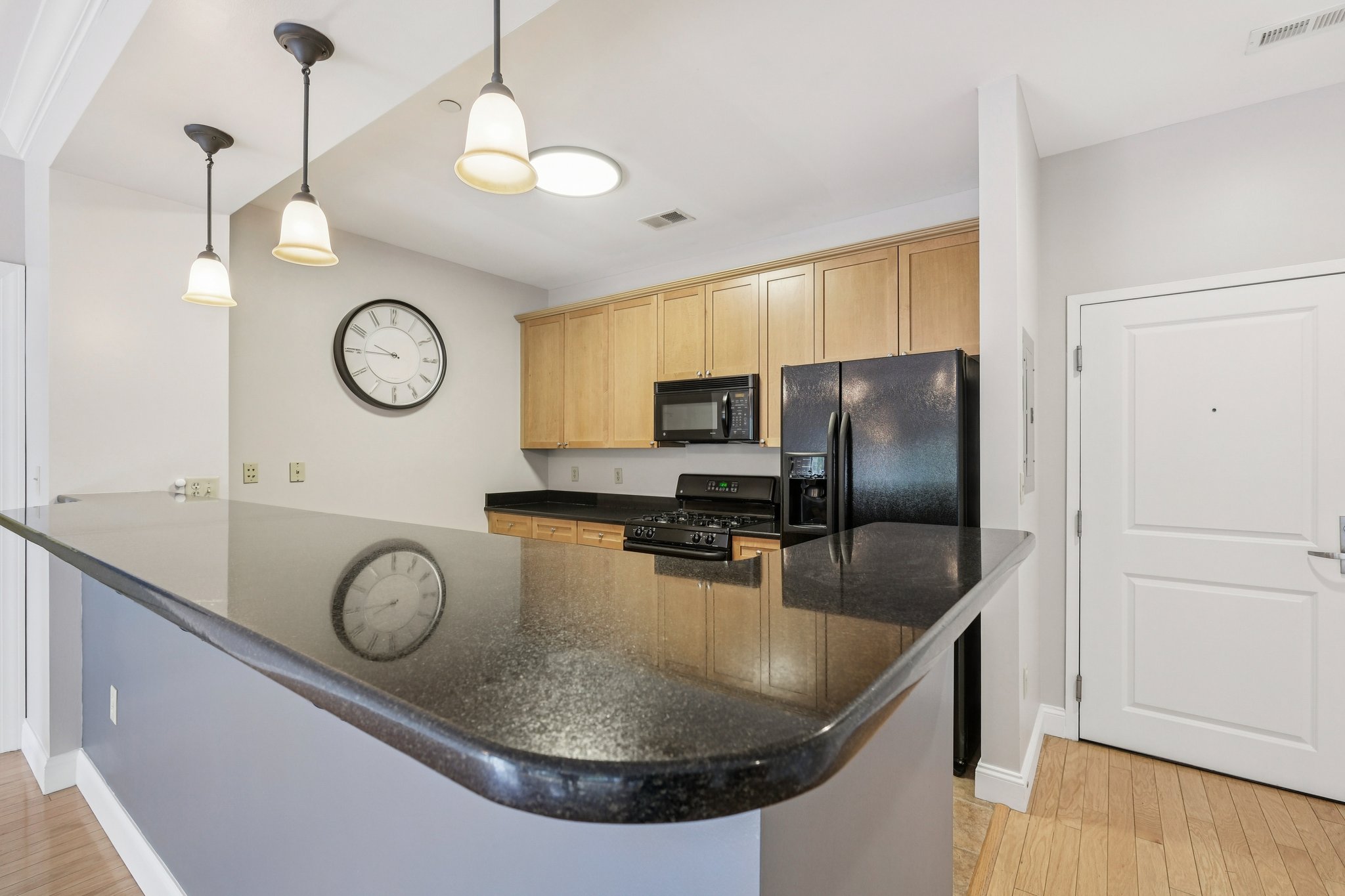 Pawtucket Blvd 207-S1211-015.jpg