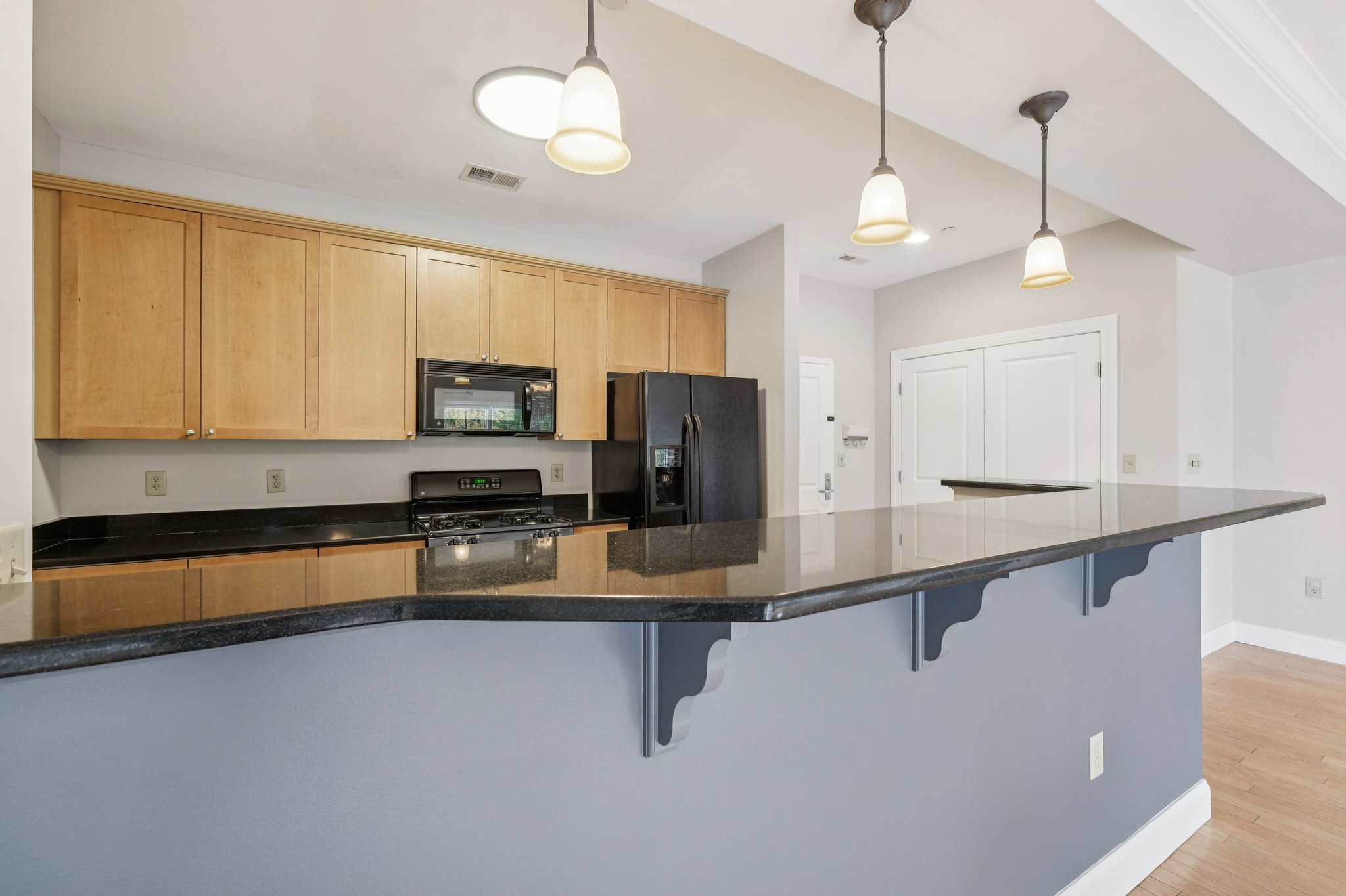 Pawtucket Blvd 207-S1211-017.jpg