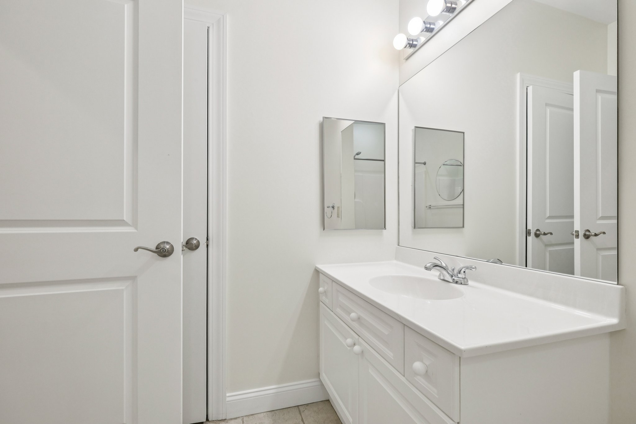 Pawtucket Blvd 207-S1211-019.jpg