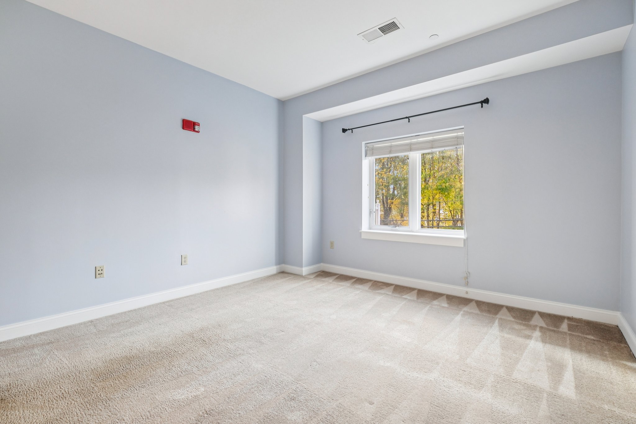 Pawtucket Blvd 207-S1211-027.jpg