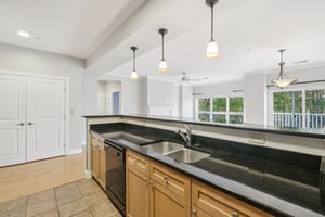 Pawtucket Blvd 207-S1211-014.jpg