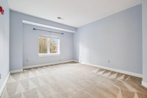 Pawtucket Blvd 207-S1211-025.jpg