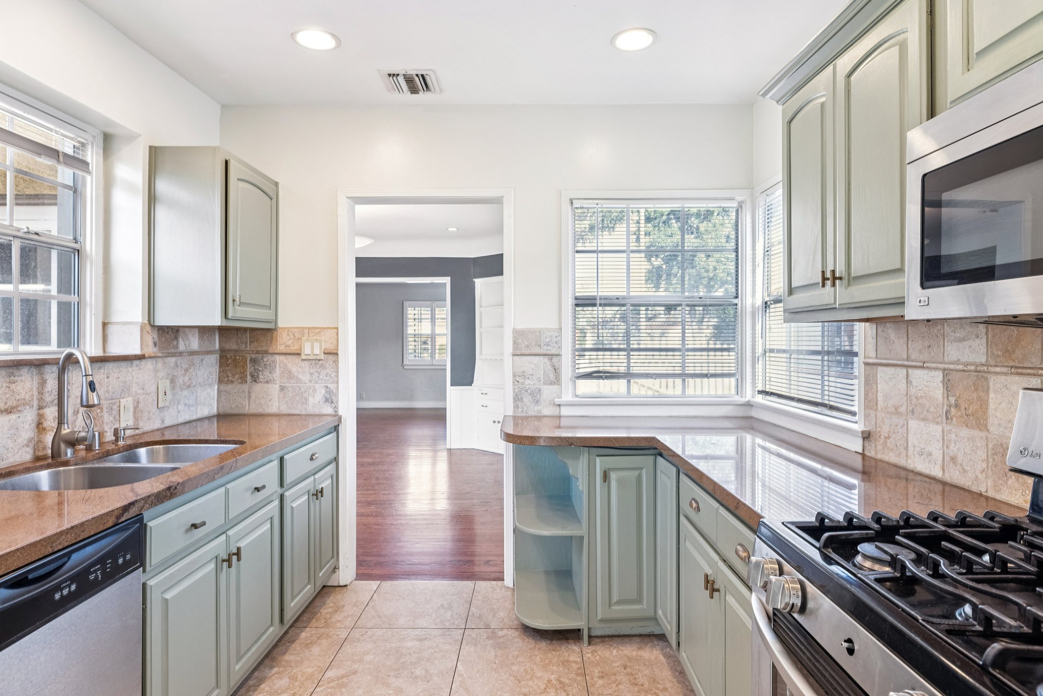 S Orchard Dr-S2710-016.jpg