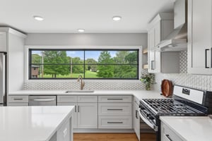 527 W Lake Dr-2005-021.jpg